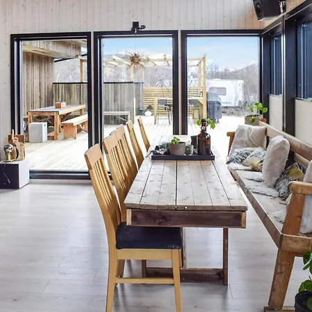 5 Bedroom In בית נופש *