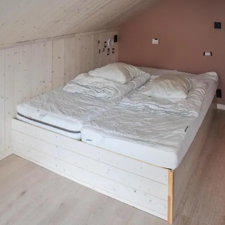 5 Bedroom In