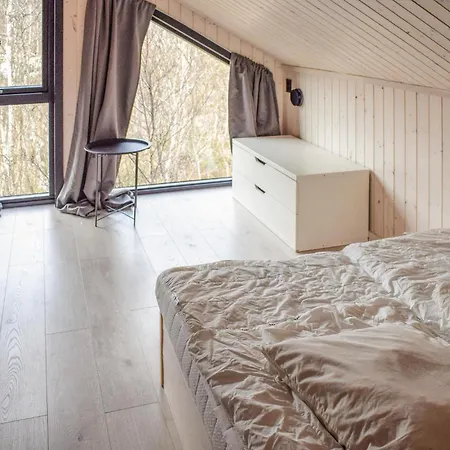 Σπίτι διακοπών 5 Bedroom In *